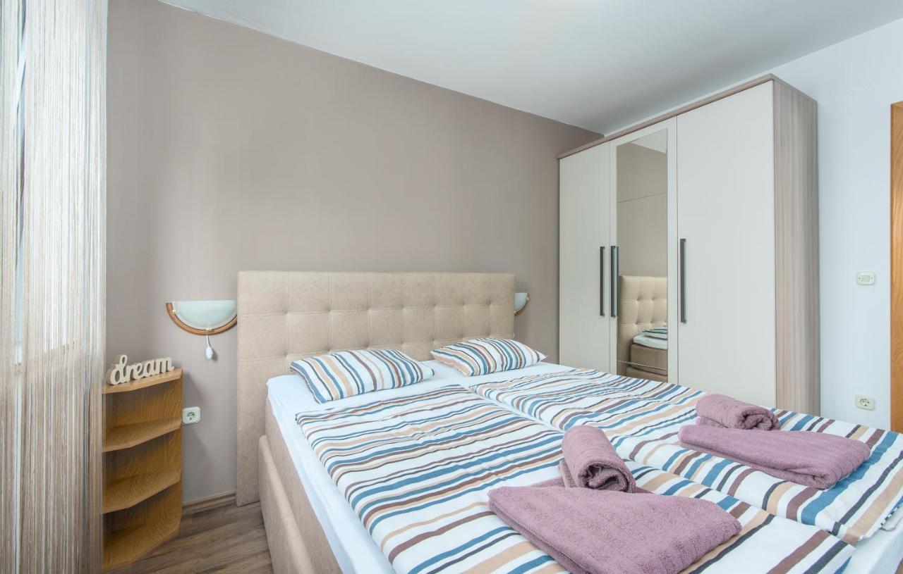 Apartmani Lorena Poreč Exterior foto
